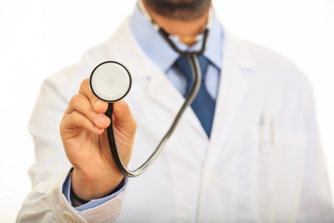Ārstu medicīniskās komisijas - jums ērtā laikā no rīta pirms darba, pusdienas laikā vai vakarā pēc darba VCA Poliklīnikā ''Aura''